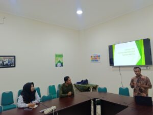 Discussion in Room Center of Environmental and Sustainability