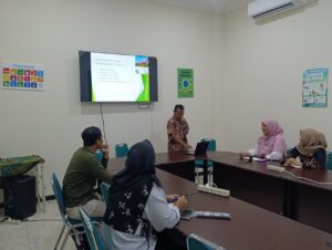 Discussion in Room Center of Environmental and Sustainability_1